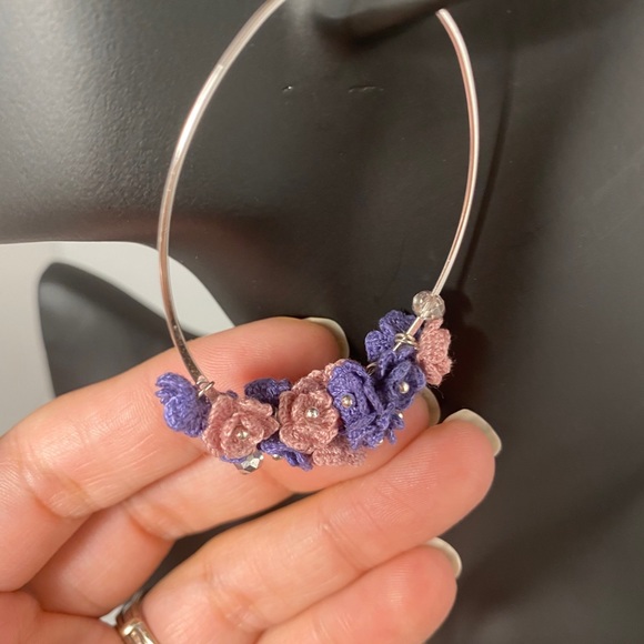 Handmade crochet earrings - Picture 3 of 4